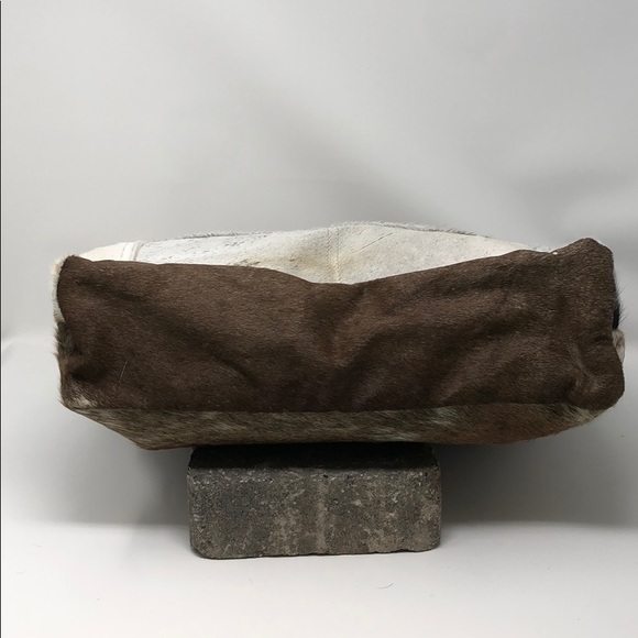 Cowhide Front Pocket Tote - Picture 5 of 7